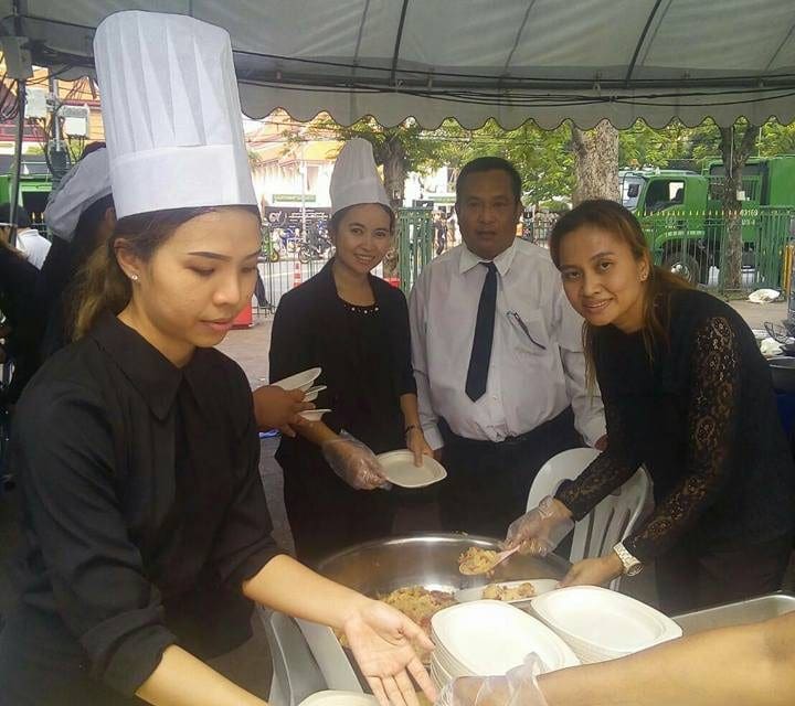 แจกอาหารฟรี