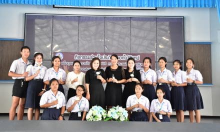 ประดิษฐ์ดอกไม้จันท์(22มิย.)